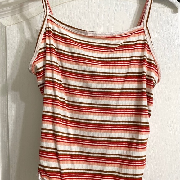 Tank top/ crop top - Picture 1 of 2